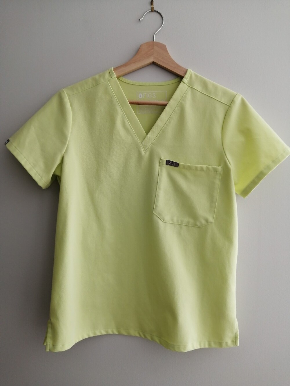Figs Catarina One Pocket Scrub Top Limited Edition Highlighter Green Size XS